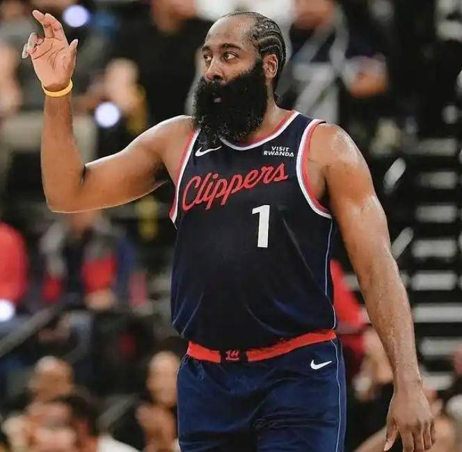 九游官方入口包含从哈登在德国队比赛中出色防守到多伦多猛龙围绕全明星赛防线松动，迈阿密热火战术微调备战国王杯的词条